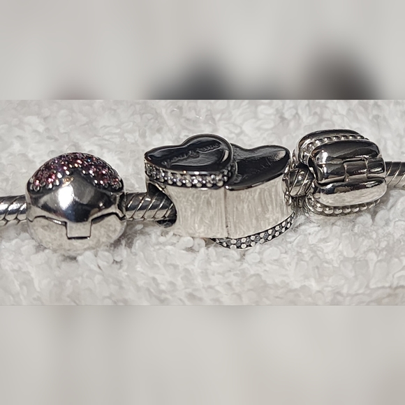 LIKE NEW AUTHENTIC PANDORA BRACELET WITH 2 PANDORA CHARMS 8 Inch - Picture 4 of 11